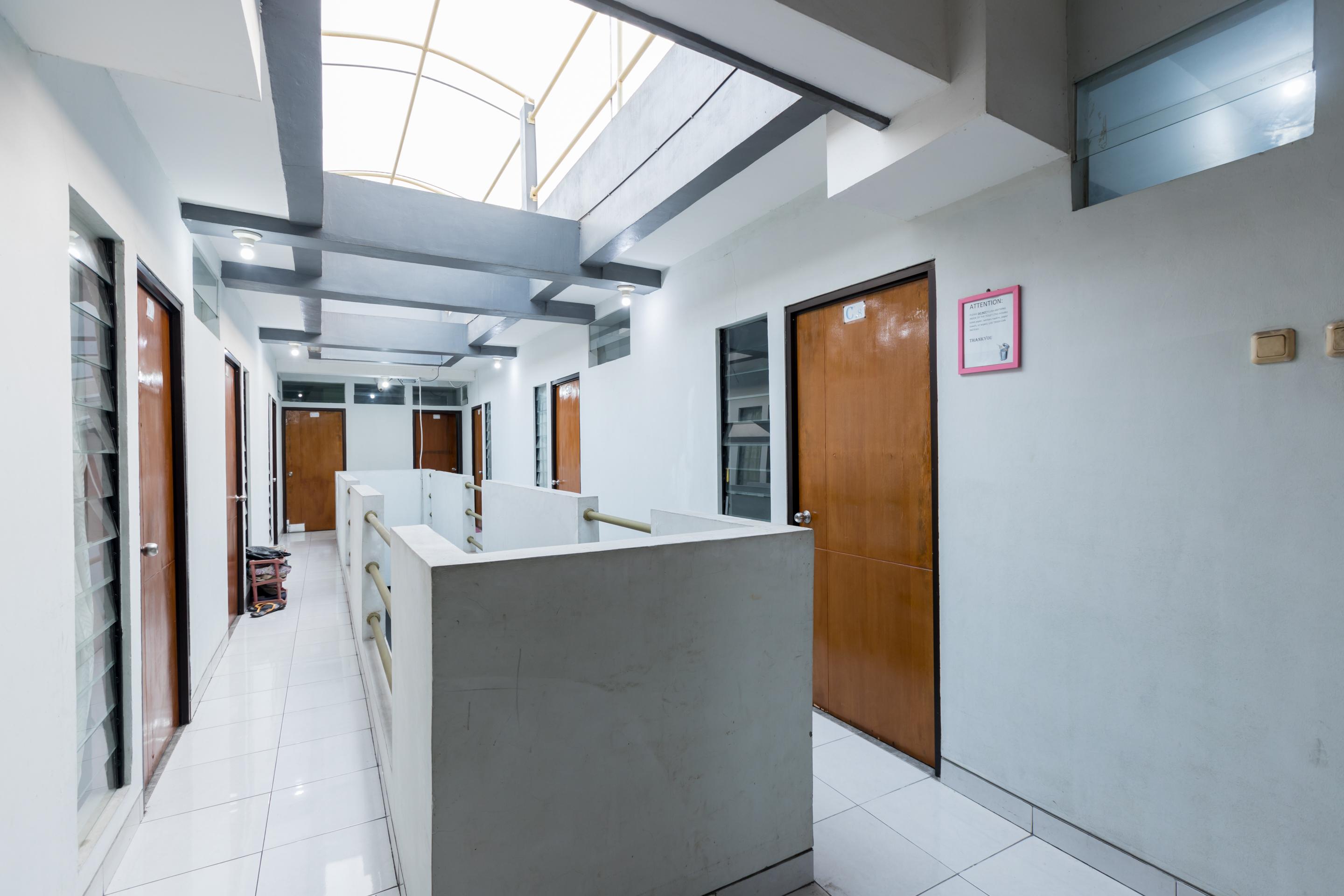 Super Oyo 1516 Cemara Gading Syariah Hotel Bogor Exterior foto